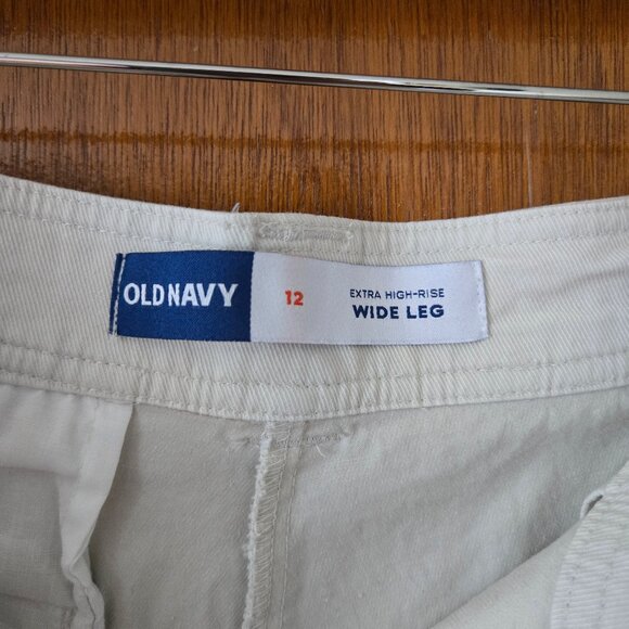 Old Navy Extra High-Waisted Barrel Wide-Leg Pants in Off-white, 12 - Picture 3 of 7